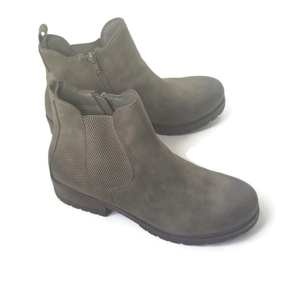 Crown Vintage Blondey Chelsea Boot Size 10